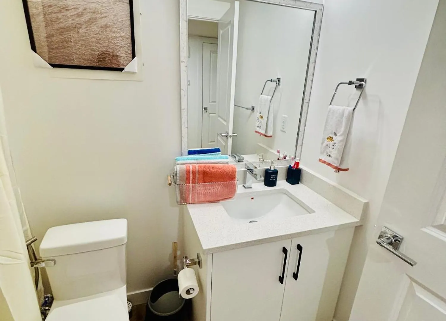 Charming Stay & Cozy Retreat By Bansari Homes In Edmonton- Yeg 0*, Edmonton Canada