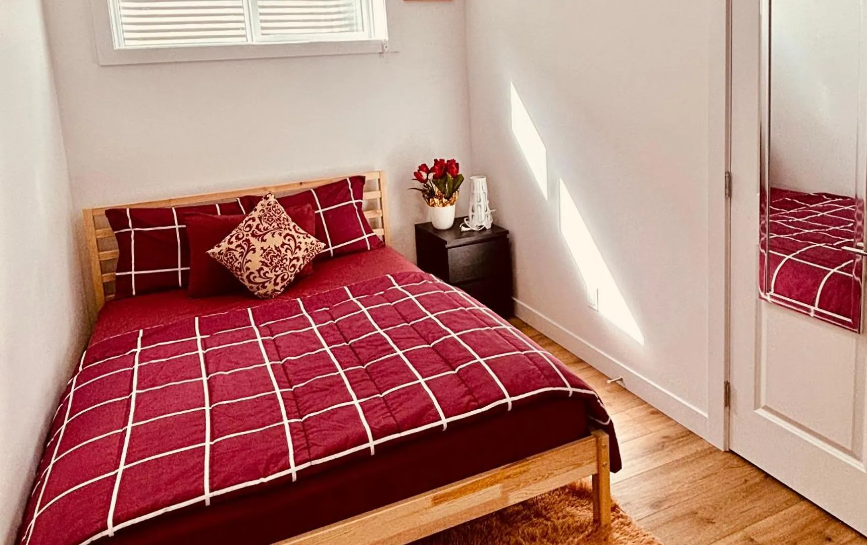 Charming Stay & Cozy Retreat By Bansari Homes In Edmonton- Yeg Apartment Edmonton